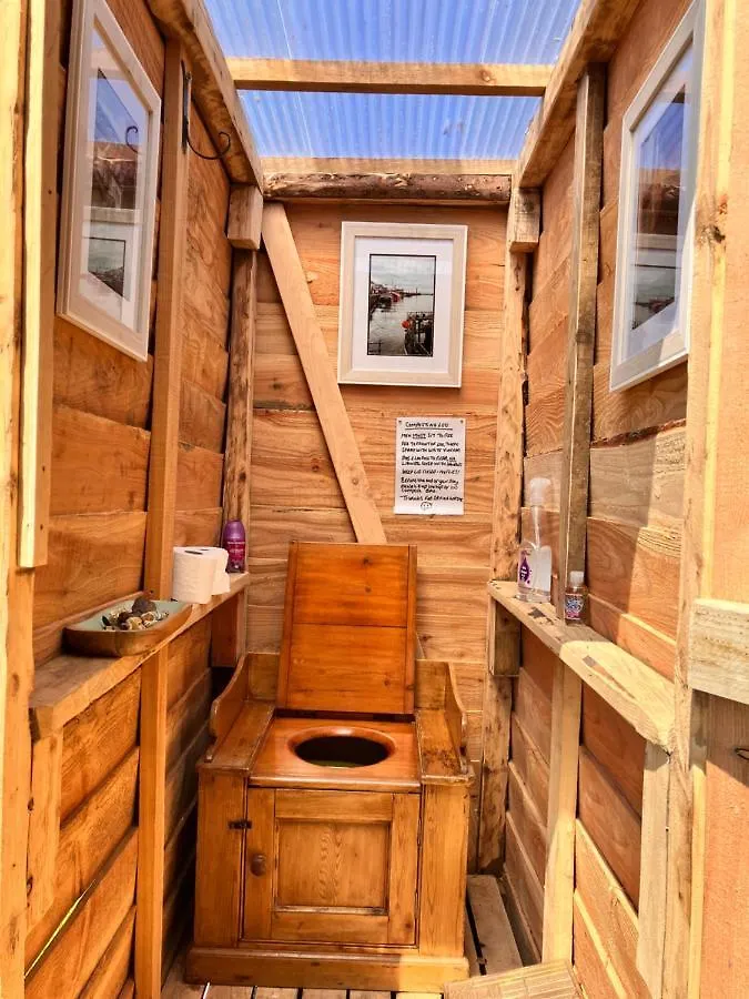 Romany Bow Top Gypsy Wagon @ Tin And Canvas Glamping, Pickering Κάμπινγκ