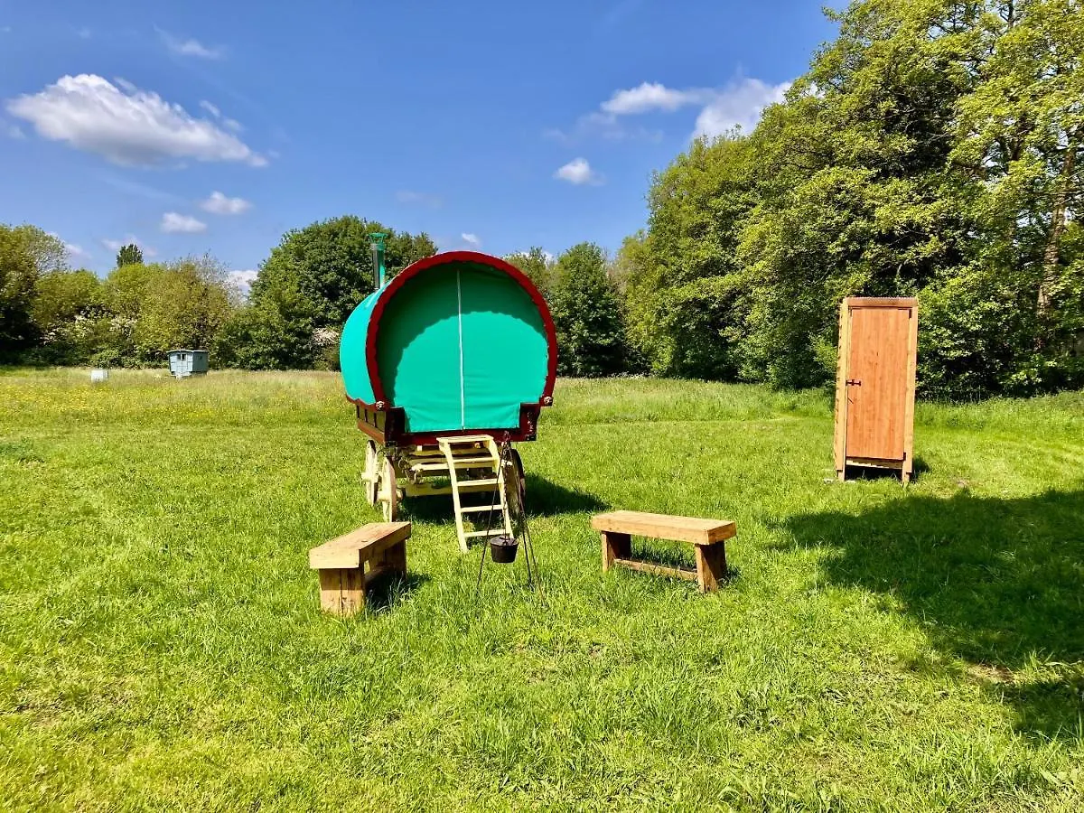 Romany Bow Top Gypsy Wagon @ Tin And Canvas Glamping, Pickering Κάμπινγκ